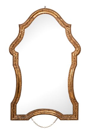 Grande specchiera XIX secolo in legno intagliato, dorato e bulinato, di forma...