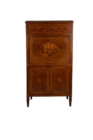 Secretaire (LOTTO RITIRATO) Italia settentrionale, fine XVIII secolo in noce...