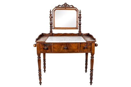 Toilette Toscana fine XIX secolo in noce, specchierina a bilico fra sostegni...