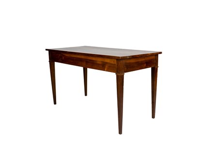 Tavolo Toscana, XIX secolo in noce, piano rettangolare, gambe rastremate cm...