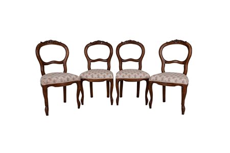 Quattro sedie in Stile Luigi Filippo XX secolo in noce, spalliera sagomata...