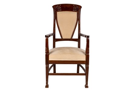 Poltrona Liberty in legno di ciliegio con decoro scolpito 1910 cm 117x61x50