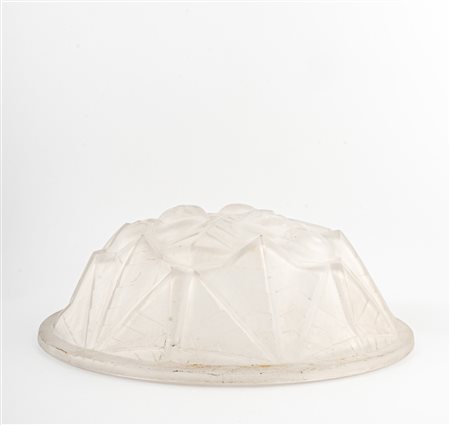 Plafoniera in pasta vitrea a soffitto Art Déco firmata Deguè Francia anni '20...