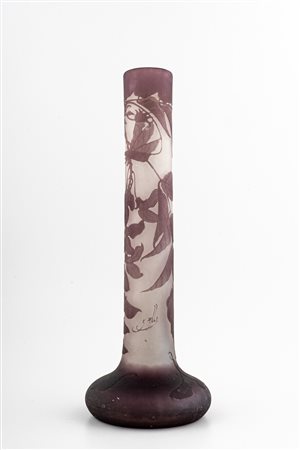 Emile Gallé (1846-1904), Vaso a bulbo 1910 in vetro doppio strato con decoro...
