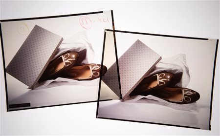 Irving Penn (Plainfield, 1917 - New York, 2009) per catalogo Gucci P/E 1983, foto scarpe e scatole