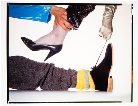 Irving Penn (Plainfield, 1917 - New York, 2009), foto scarpe con tacco e pantaloni con paillettes -