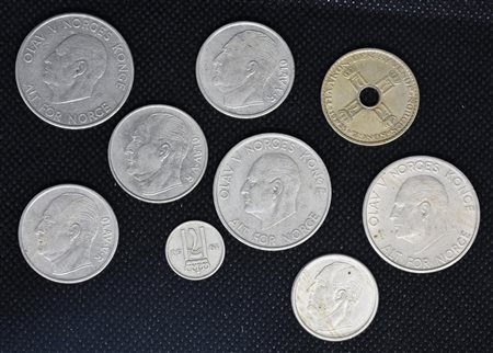 LOTTO DI MONETE composto da 9 monete norvegesi: - 10 ore 1953 - 50 ore 1968 -...