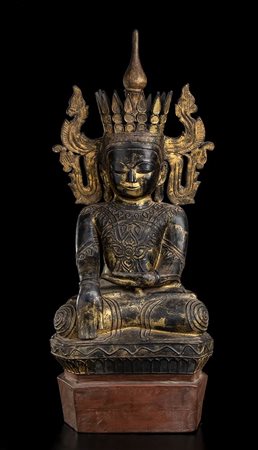 <br>BUDDHA SEDUTO IN LEGNO LACCATO E DORATO<br>Birmania, stile Shan, XIX-XX secolo