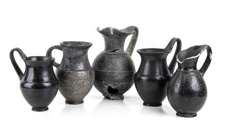 <br>GRUPPO DI CINQUE BUCCHERI ETRUSCHI<br>VII - VI secolo a.C.