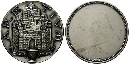 <br>AREZZO. Medaglia uniface. D/ARETIVM; veduta della città di Arezzo. Ag (289 g - 79,6 mm). 