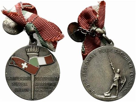 <br>LOMBARDIA. Unione Regionale delle Provincie Lombarde. Medaglia X anniversario dell'ospitalità svizzera ai profughi italiani 1943-1953. Ag smaltata (22,7 g - 34,6 mm). Con nastrino e scatola originale.
