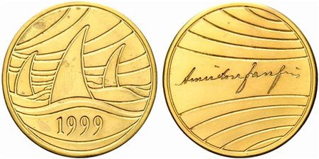 <br>AMINTORE FANFANI. Medaglia 1999 nominativa con cofanetto siglato A.F. metallo dorato (27 g - 45,89 mm).