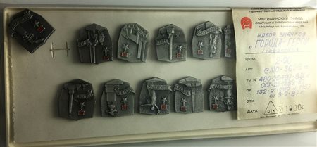 <br>CCCP. Serie di 13 spille anno 1990.