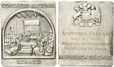 <br>CILE. Placca  1965 Senato Congresso Nazionale con incisione ad Amintore Fanfani. AE argentato (155 g - 53x66). 