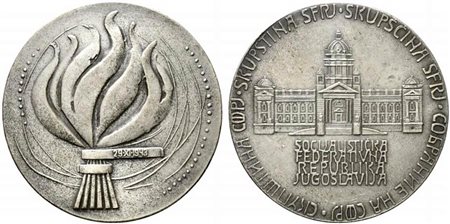 <br>JUGOSLAVIA. Medaglia Repubblica Socialista Federale di Jugoslavia. AE argentato (116 g - 65,5 mm)