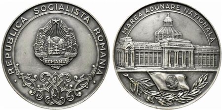 <br>ROMANIA. Medaglia MAREA ADUNARE NATIONALA (Grande Assemblea Nazionale). AE argentato (148 g - 69,9 mm).
