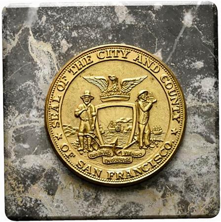 <br>STATI UNITI. San Francisco. Medaglia fermacarte su base in marmo (357 g - 78x78 mm). 