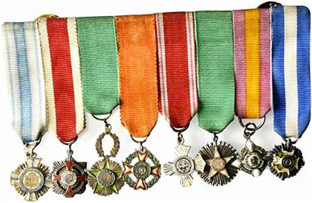 <br>Medaglie estere. Insieme di 8 miniature di ordine.