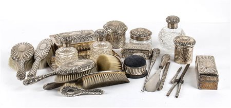 <br>Servizio da toletta in argento 925/1000 - Londra 1890, argentiere Mappin & Webb