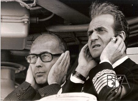  Juan Carlos and Valéry Giscard d'Estaing during a naval ceremony.