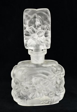 BOTTIGLIA PORTAPROFUMO in vetro tipo Lalique Boemia, fine XX sec. h 16,5 cm