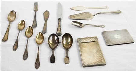 LOTTO DI POSATE IN ARGENTO 800 E OGGETTI IN SILVER PLATED g. 263 complessivi...