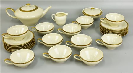 LOTTO DI PORCELLANE lotto composto da 11 tazze da te con piattino, teiera,...