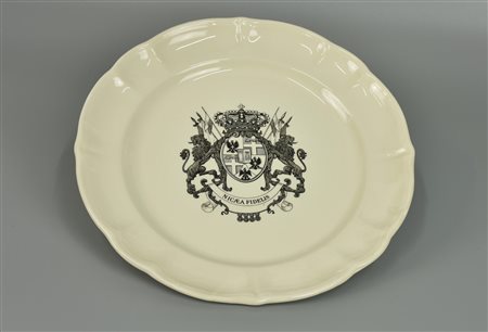 PIATTO IN PORCELLANA di Laveno con stemma cavalleria ed. 'Il Cartiglio...