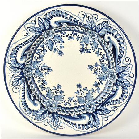 GRANDE PIATTO DA PARATA in ceramica decorata blu su fondo crema diam cm 41