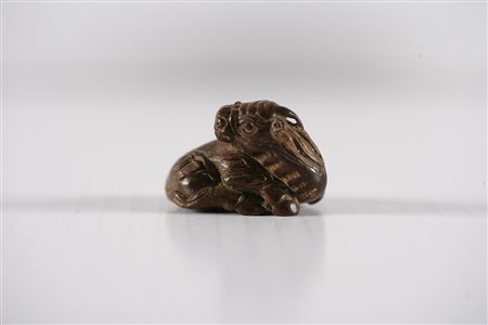 MANIFATTURA GIAPPONESE DEL XIX SECOLO Netsuké raffigurante un cavallo...