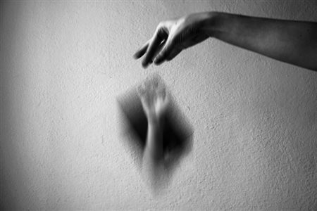 Laura Ansaloni,Siamo frangibili nelle mani degli altri