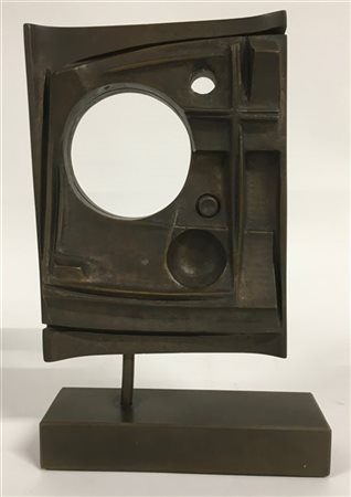 Gianni Pinna "Movimento di forme" 
scultura in bronzo
h cm 35
firmata a punta su