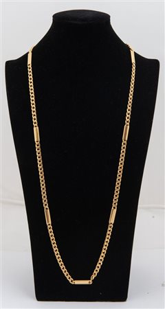 COLLANA IN ORO GIALLO. Realizzata come una lunga catena a maglia barbazzale...