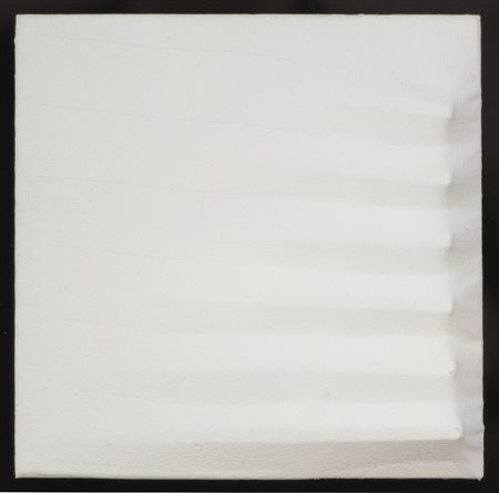 AGOSTINO BONALUMI Vimercate (Mi) 10/07/1935 Bianco 1980 tela estroflessa cm....