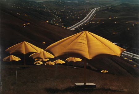 CHRISTO Gabrovo (Bulgaria) 13/06/1935 The umbrellas, 1991 stampa fotografica...