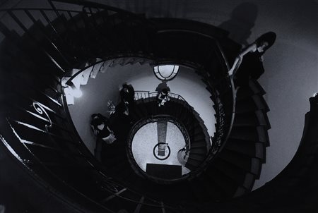 MARIO WASHINGTON Verso il girone, 2010 fotografia bianco e nero cm. 60x90,...