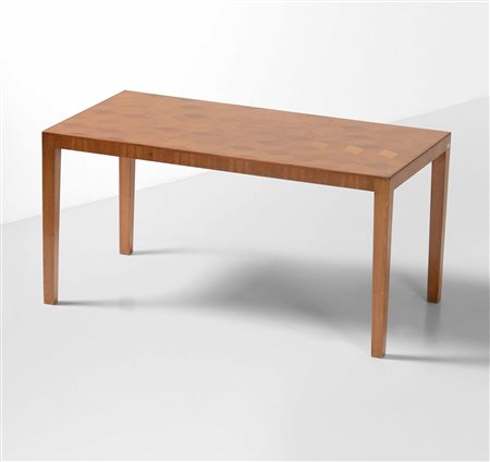 Tavolo basso con struttura e piano in legno., 