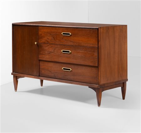 Mobile contenitore a cassettiera con struttura, sostegni e piano in legno, particolari in ottone., 