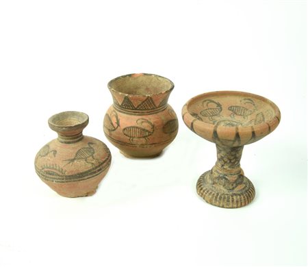 TRE VASI KULLI DATAZIONE: 2500-1.900 a. C. MATERIA E TECNICA: argilla rosata,...
