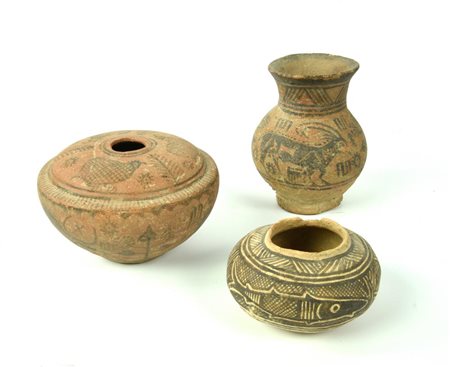 TRE VASI KULLI DATAZIONE: 2500-1.900 a. C. MATERIA E TECNICA: argilla rosata,...