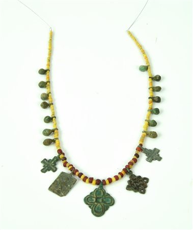 COLLANA MEDIEVALE DATAZIONE: X-XIII sec. d. C. MATERIA E TECNICA: pasta...