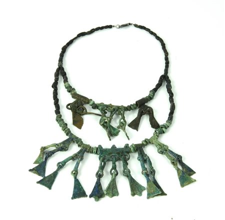 COLLANA FINNICA DATAZIONE: X-XII sec. d. C. MATERIA E TECNICA: pasta vitrea,...