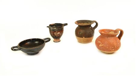 QUATTRO VASI DATAZIONE: IV-III sec. a.C. MATERIA E TECNICA: argilla figulina...