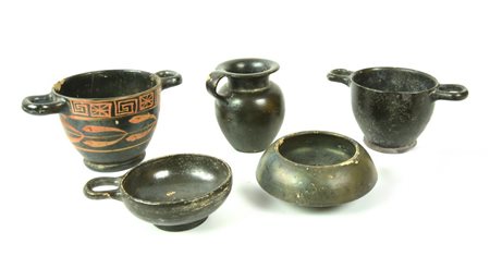 CINQUE VASI A VERNICE NERA DATAZIONE: IV-III sec. a.C. MATERIA E TECNICA:...