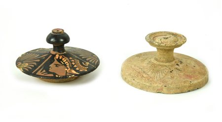 DUE COPERCHI DI LEKANIDES APULE DATAZIONE: IV-III SEC. a. C. MATERIA E...