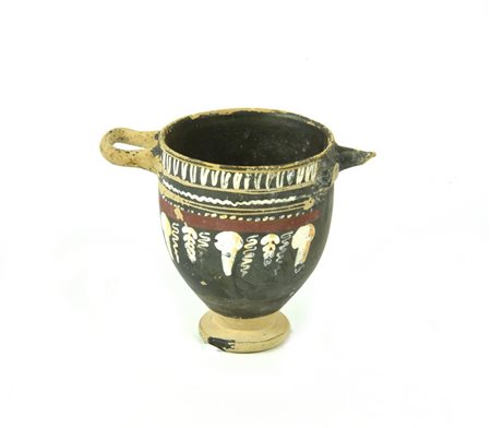 SKYPHOS NELLO STILE DI GNATHIA DATAZIONE: IV-III SEC. a. C. MATERIA E...