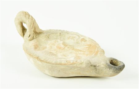 LUCERNA DATAZIONE: I sec. a. C. MATERIA E TECNICA: argilla figulina...