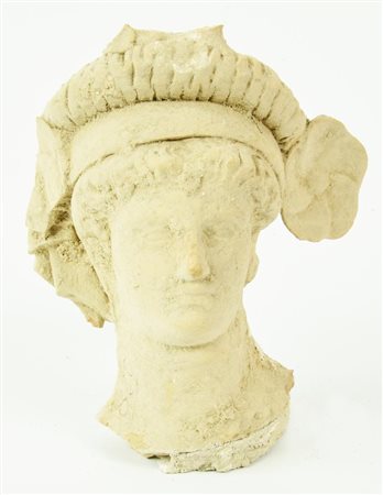 TESTA MASCHILE DATAZIONE: IV sec. a. C. MATERIA E TECNICA: argilla depurata...