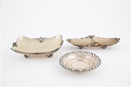 Three 800 silver trays, gr. 980 ca. 20th c.