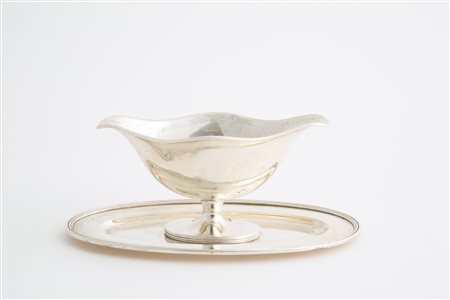 Silver gravy bowl, gr. 540 ca. 20th century